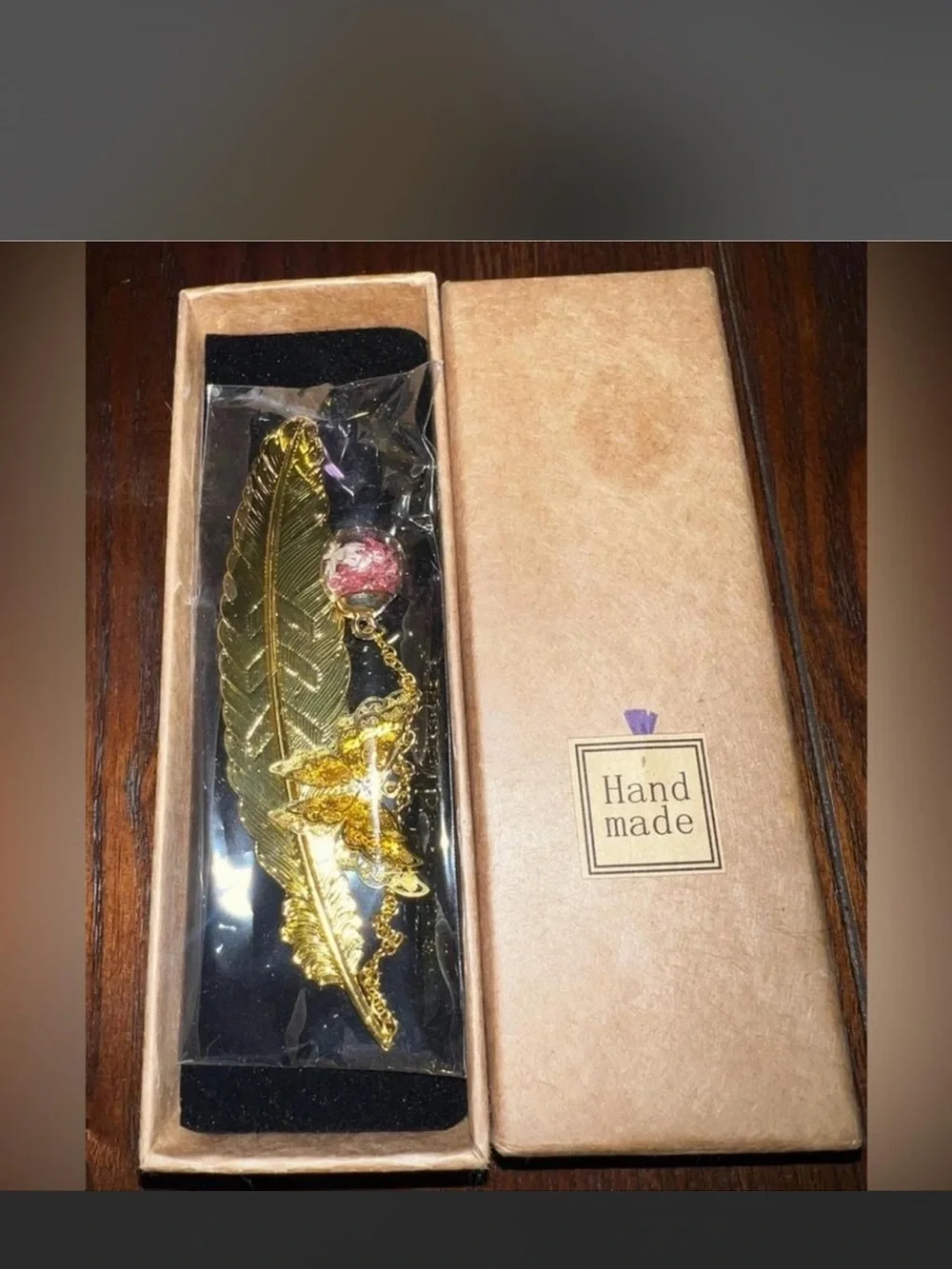 N/A elegant gold